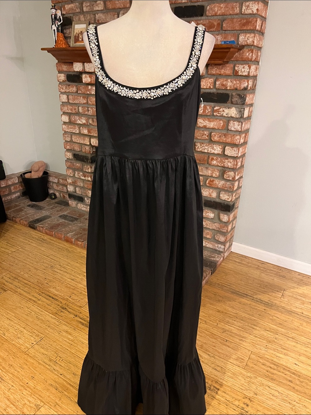 Hutch NWT $350 Ericha crystal embellished gown - Picture 2 of 7
